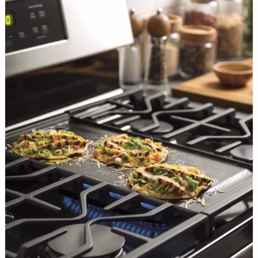 GE Appliances JGBS66REKSS 30" 5 cu ft. Freestanding Gas Range with Griddle - Image 6