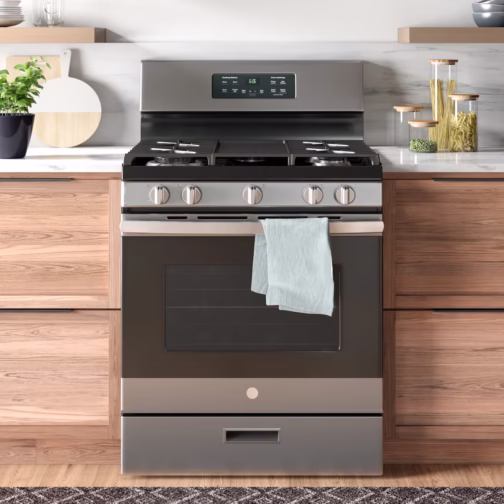 GE Appliances JGBS66REKSS 30" 5 cu ft. Freestanding Gas Range with Griddle - Image 5